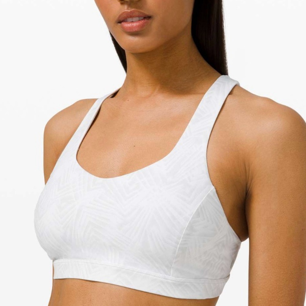 Lululemon Free to Be Serene Bra